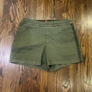 Spanx Stretch Twill Shorts XL in Darkened Olive 6"